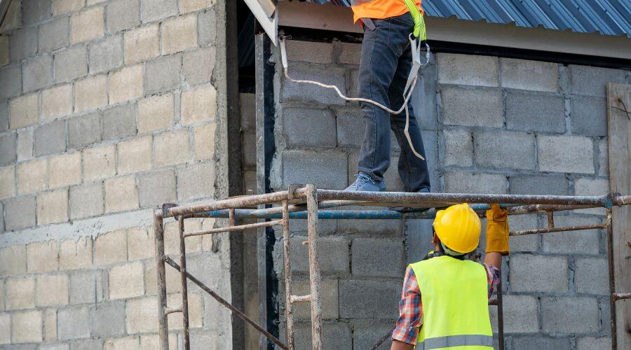 Professional gutter cleaning in Ridgefield, WA